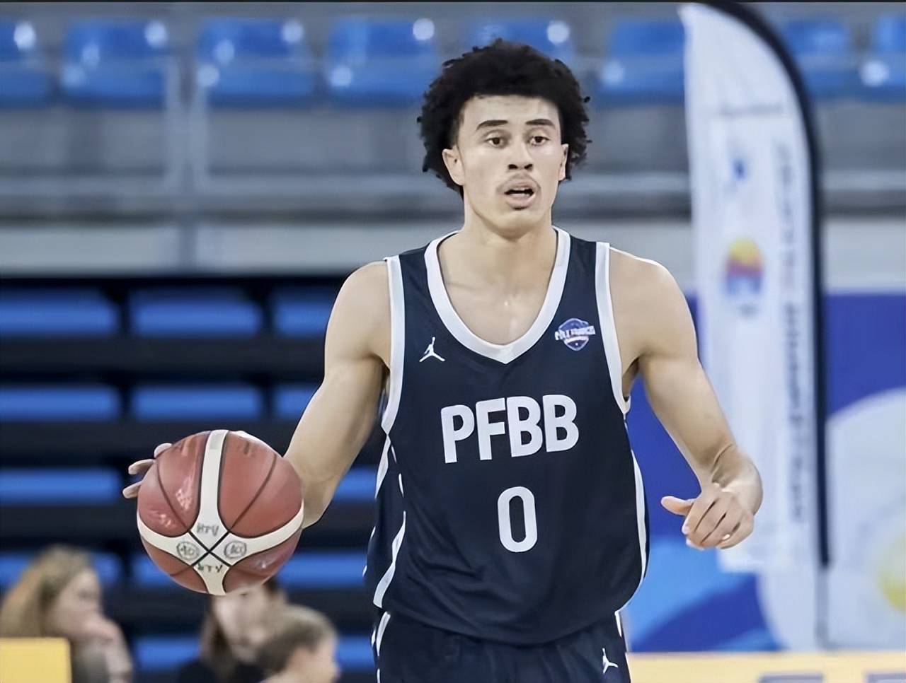 关于马卢阿奇：马克-威廉姆斯已在NBA打了几年了，我能向他学习的信息