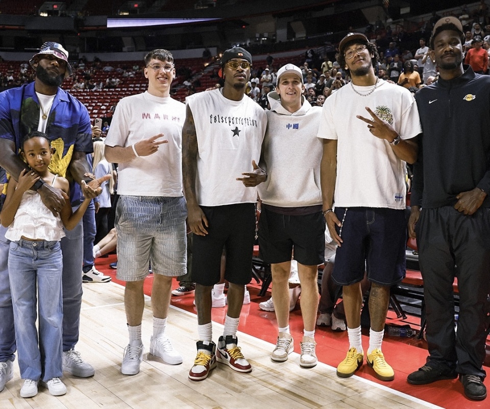 夏联综述：布朗尼17+5+5湖人输德比河村勇辉两双(2025年2月7日nba湖人与勇士录像全部)