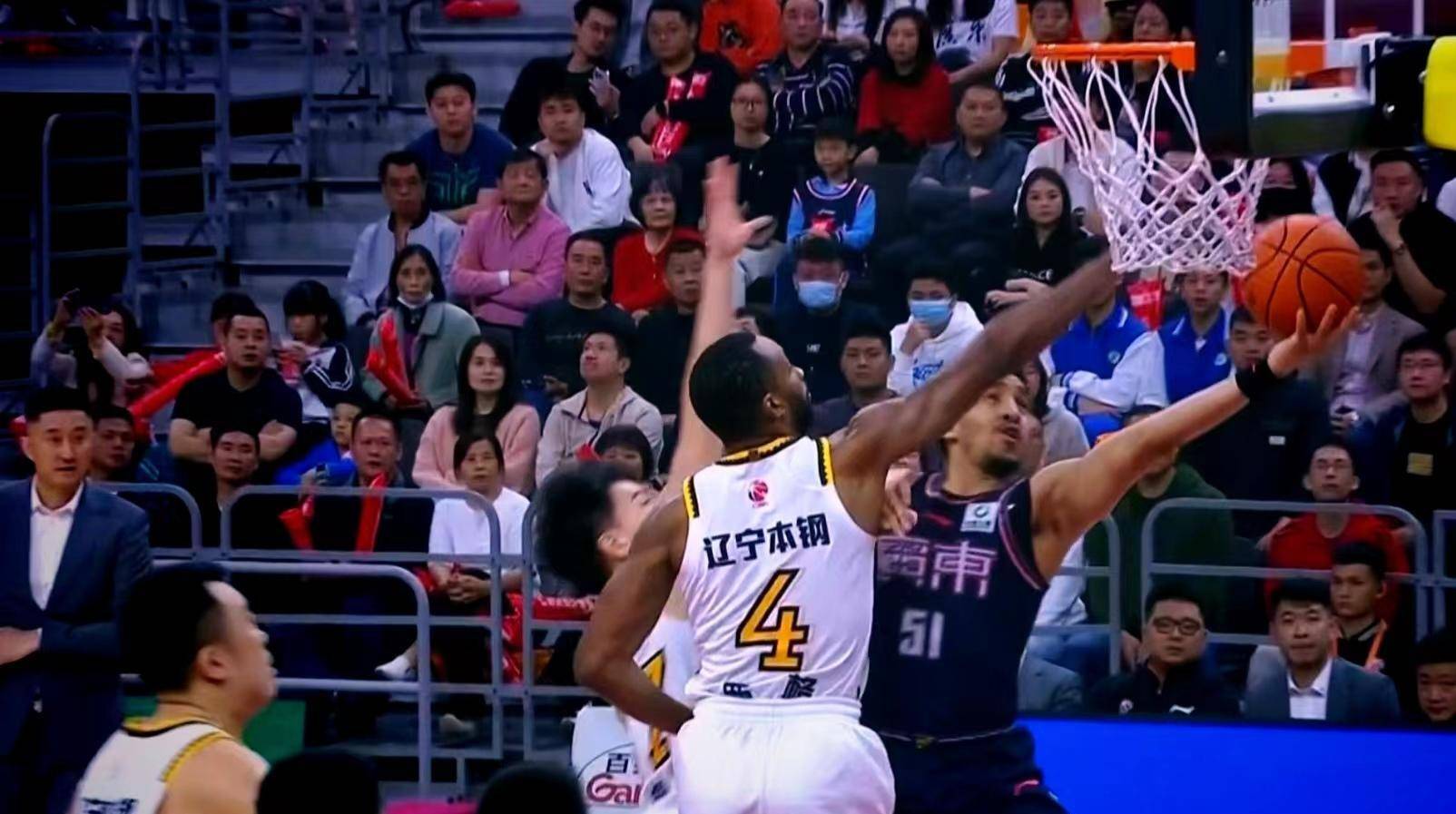 辽粤大战回顾辽篮替补席合砍45分，辽宁13分大胜广东(辽篮对广东赛程表)